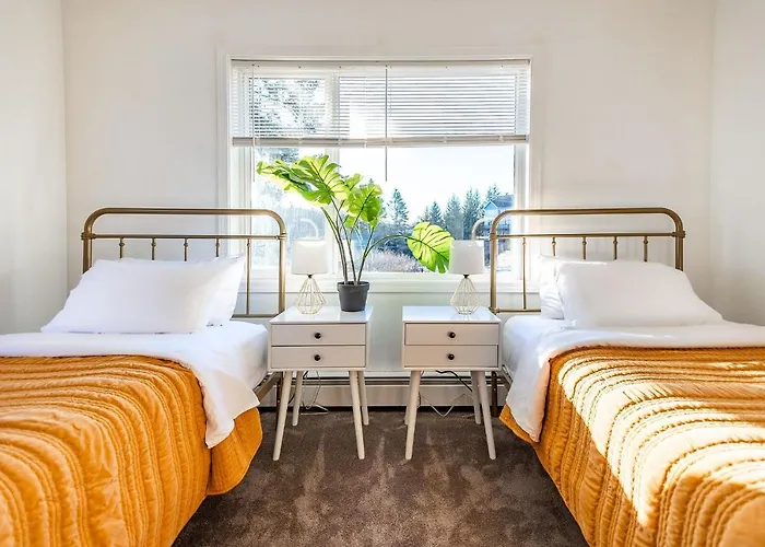The Rogue Wave-Beach Access, Ocean Views, Private