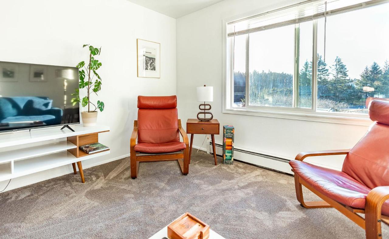 The Rogue Wave-beach Access, Ocean Views, Private *