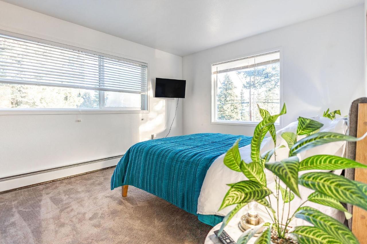 The Rogue Wave-beach Access, Ocean Views, Private * Kodiak