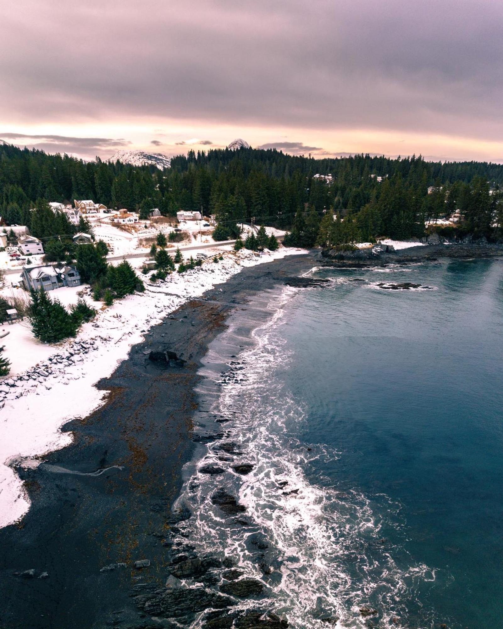 The Rogue Wave-beach Access, Ocean Views, Private